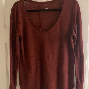 Long sleeve v neck shirt